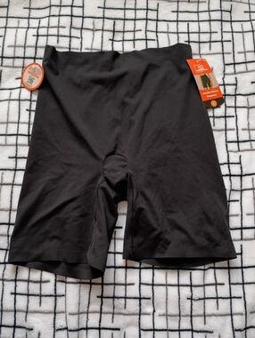 Seamless Slimmer Shapewear Size Large Black New with Tags